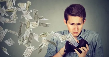 Money leaving wallet