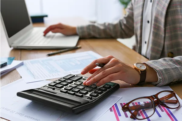 Financial analyst