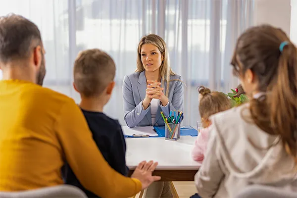 Parents creating a custody schedule